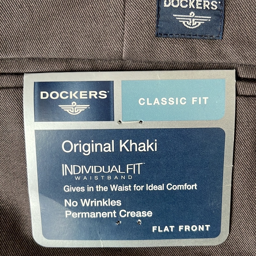 NWT Dockers cotton khakis W42L32 - Picture 3 of 5